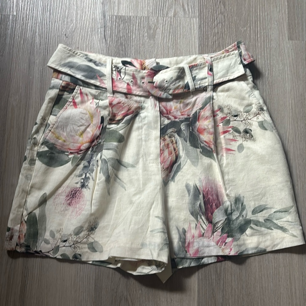Express women’s belted short